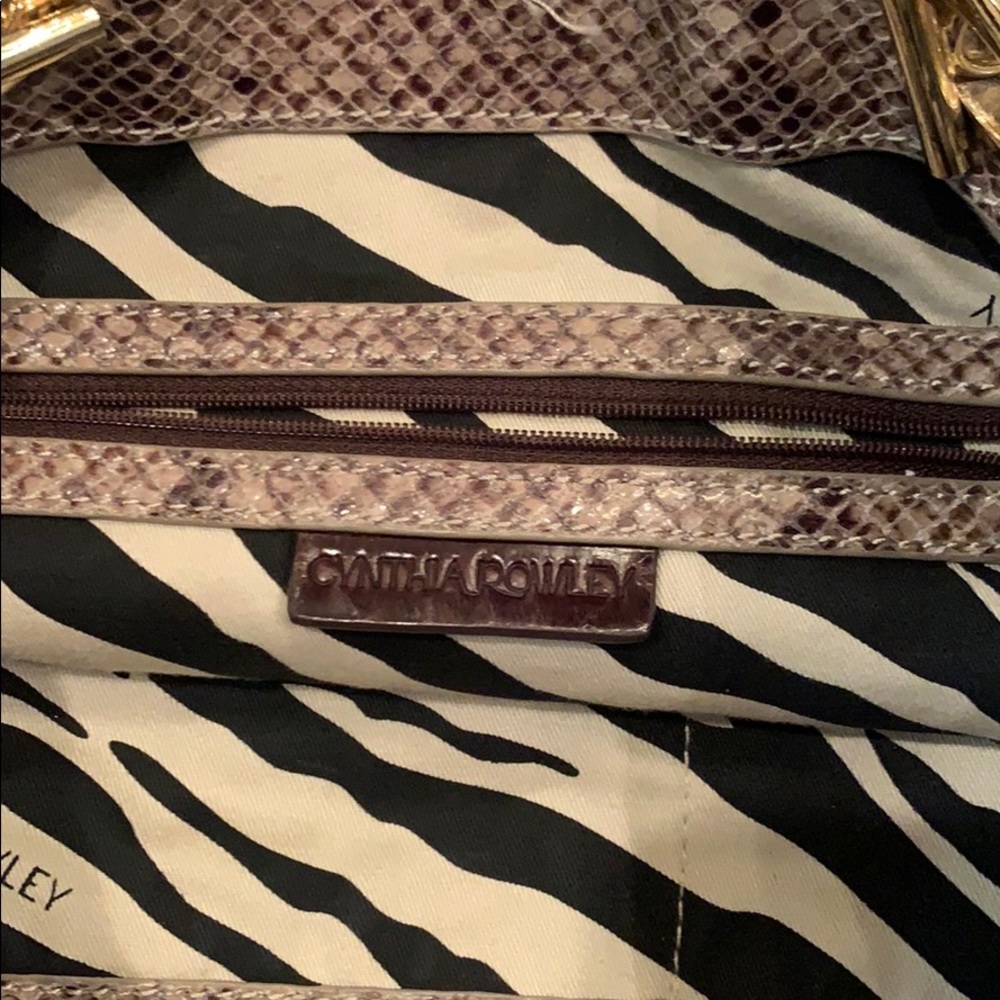 Cynthia Rowley leather snake skin print purse - Picture 2 of 3